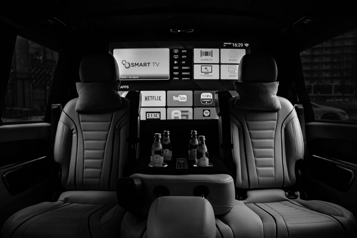 Mercedes-Benz V-Class, chauffeur driven by SilverDrive