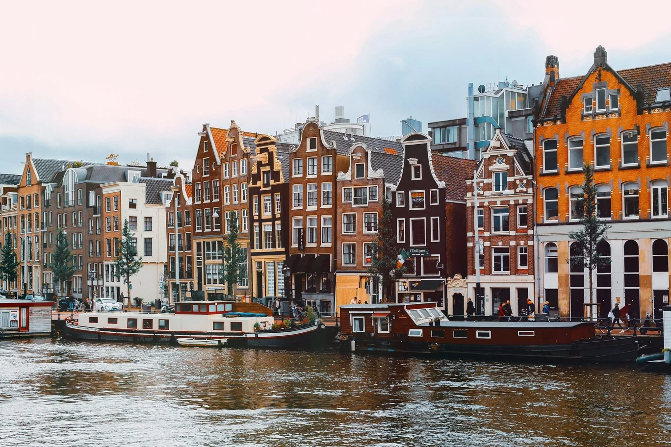 Chauffeur services amsterdam: Discover Amsterdam in Style
