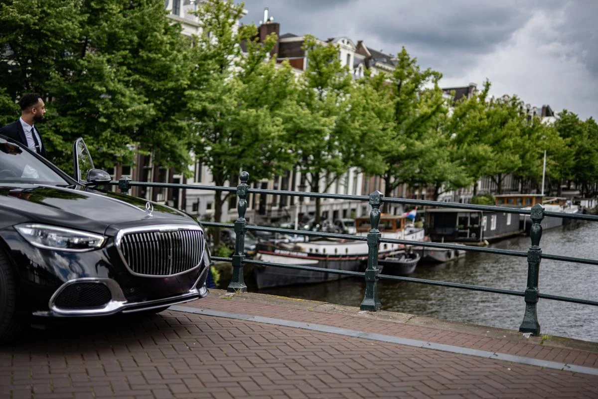 Chauffeur service maybach in amsterdam canals